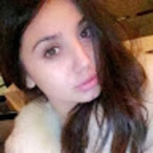 Meet your Posher, Yesenia